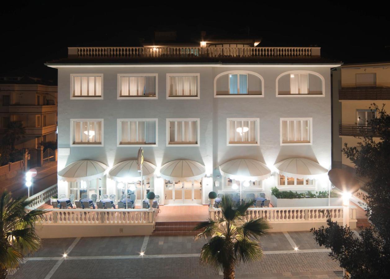Hg Hotel Il Settebello Marina di Cecina Exterior photo