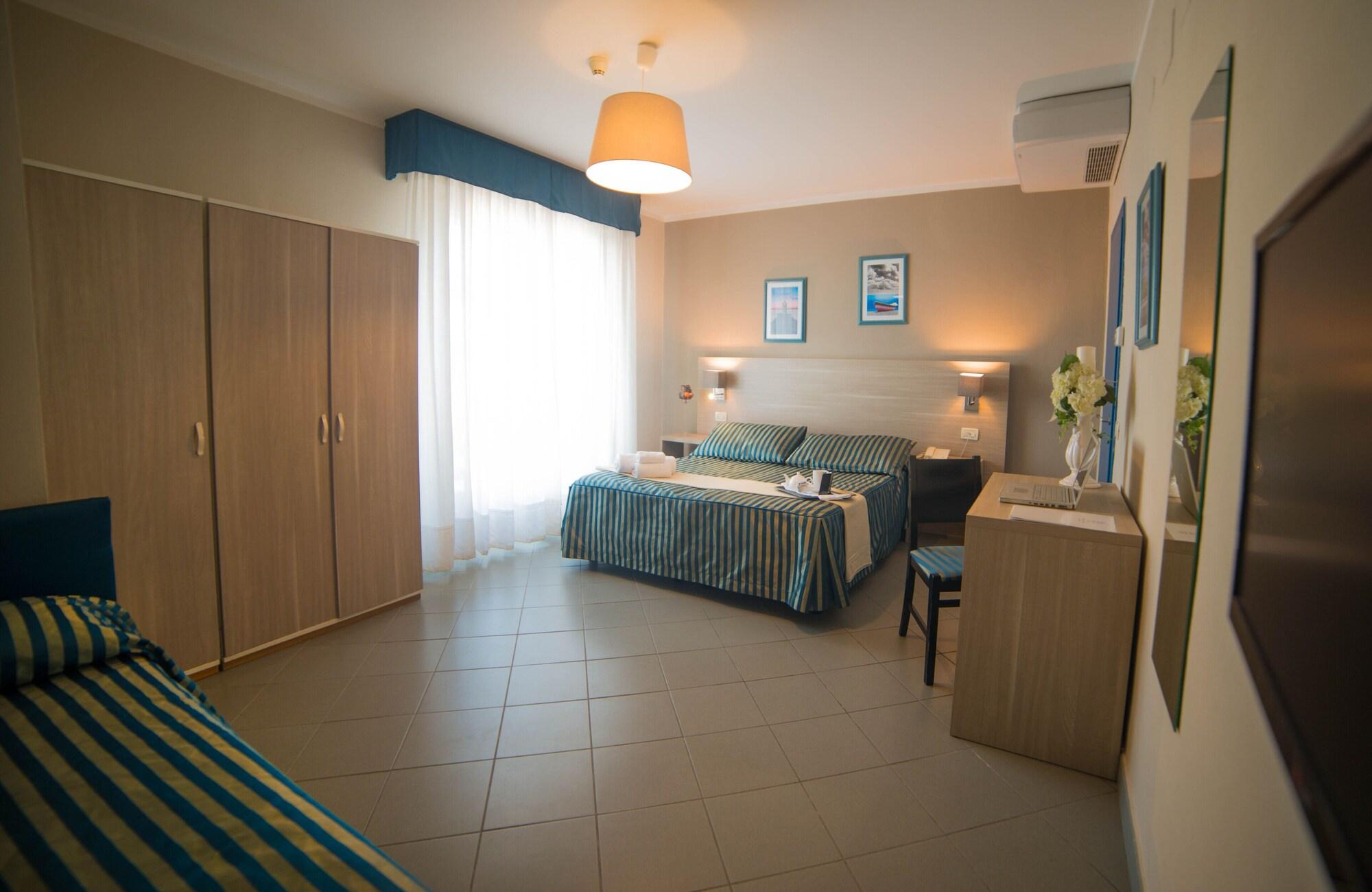 Hg Hotel Il Settebello Marina di Cecina Exterior photo
